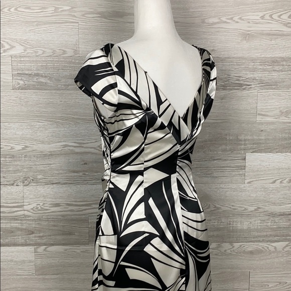 Maggy London A72 Geometric Sheath Formal Dress - Picture 5 of 8